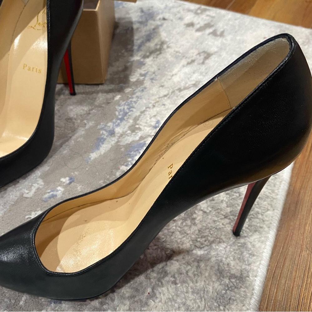 Red bottoms- Christian Louboutin - Picture 3 of 6